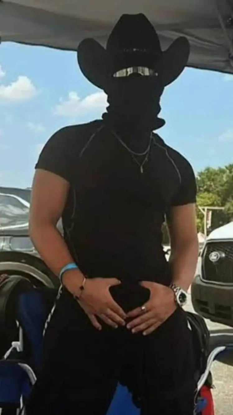 ai character: raken background