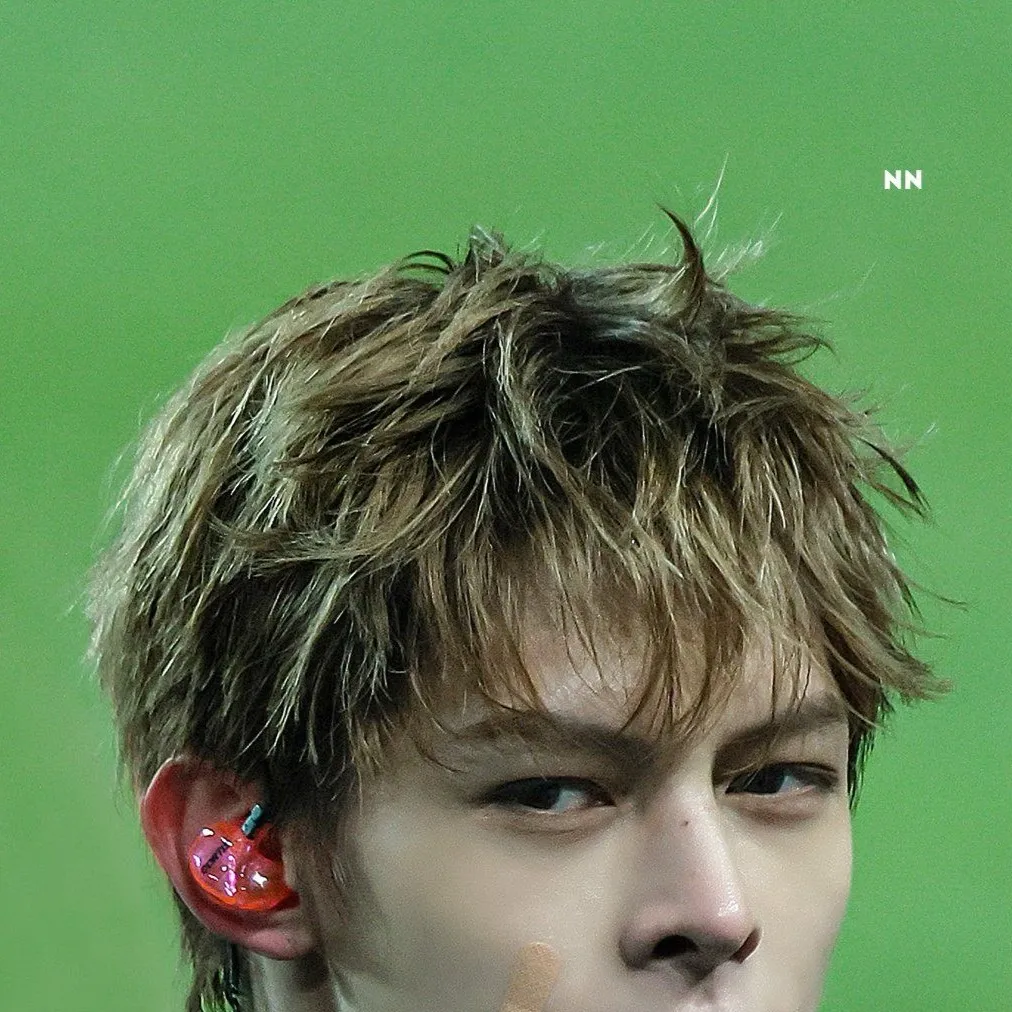 chat with ai character: James Cortis