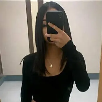 chat with ai character: …