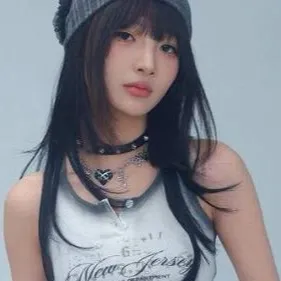 chat with ai character: …