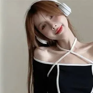 chat with ai character: …