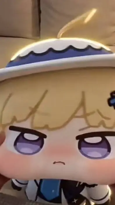 ai character: bibichubi 🥺 background