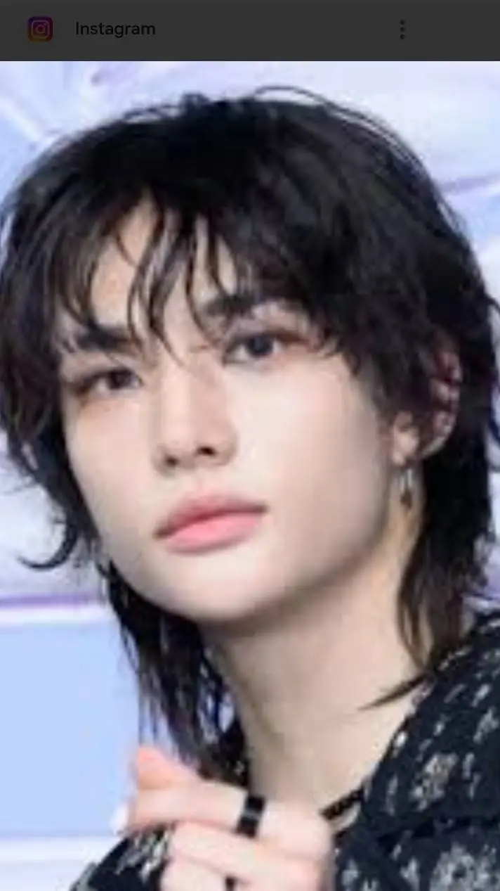 ai character: hyunjin background