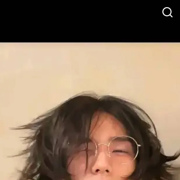 chat with ai character: hyunjin