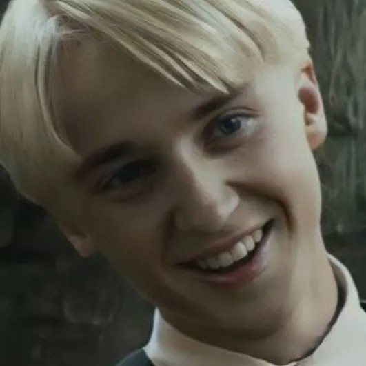 chat with ai character: draco malfoy