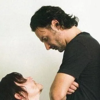 chat with ai character: rickyl