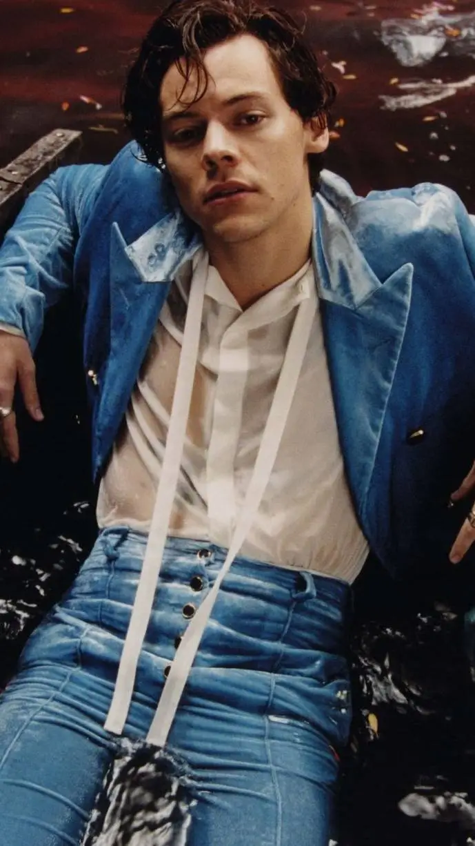 ai character: Harry Styles  background