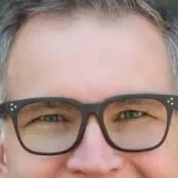 chat with ai character: David bazuscki 