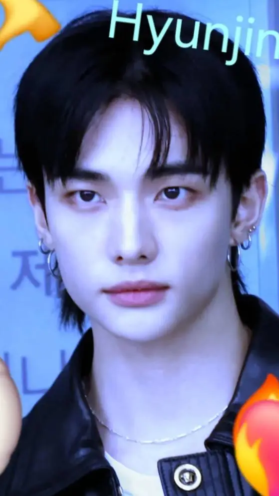 ai character: hyunjin  background