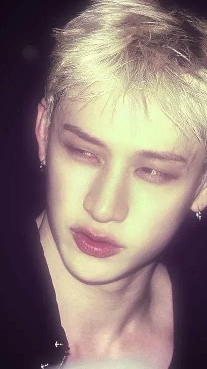 ai character: Bang chan background