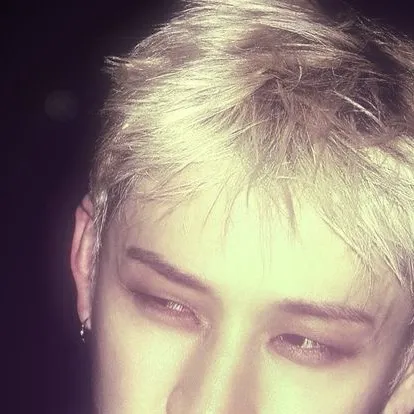 chat with ai character: Bang chan