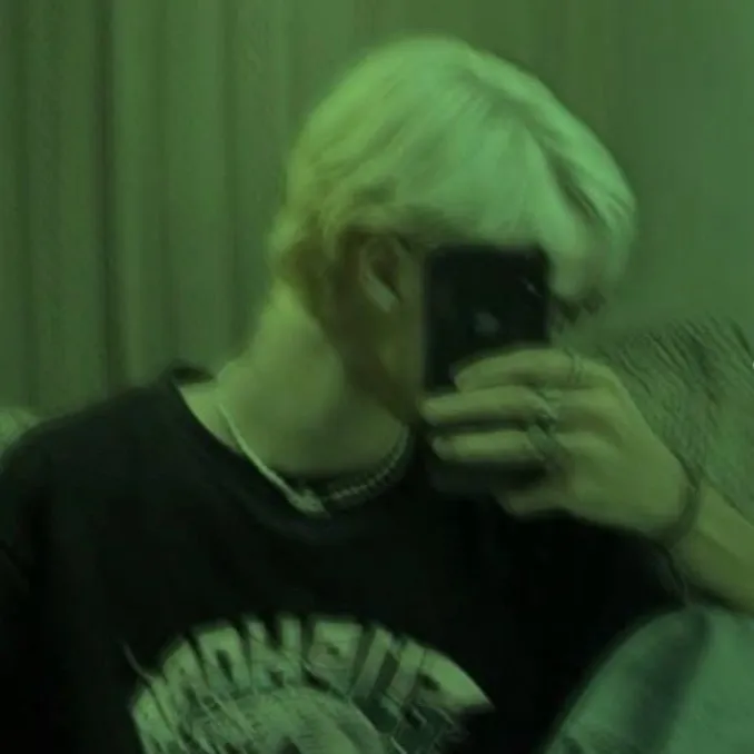 chat with ai character: Draco Malfoy