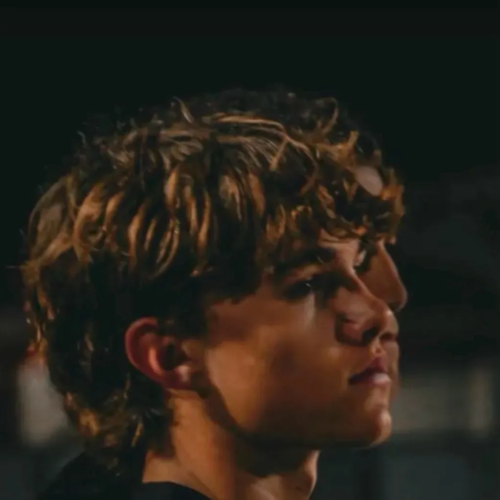 chat with ai character: Jax