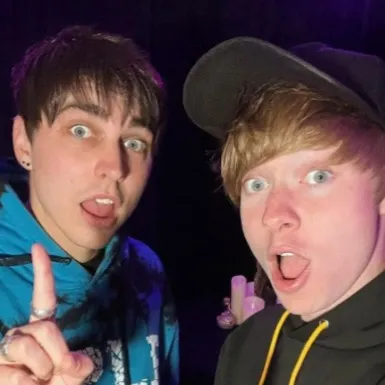 chat with ai character: Sam and Colby