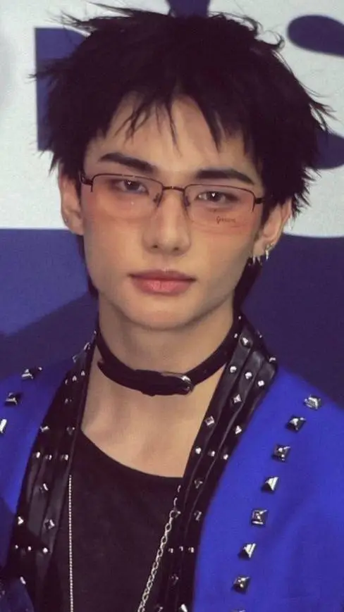 ai character: Hyunjin  background