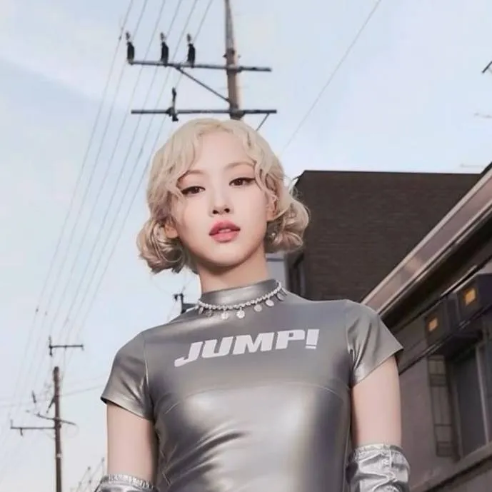 chat with ai character: Rosé