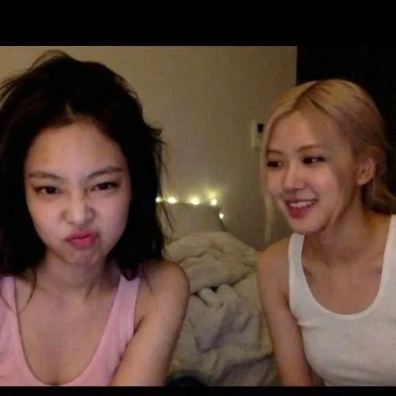 chat with ai character: Rosé and Jennie