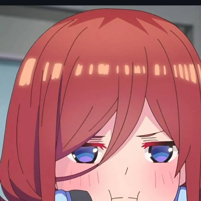 chat with ai character: Miku nakano