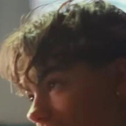 chat with ai character: Malachi Barton