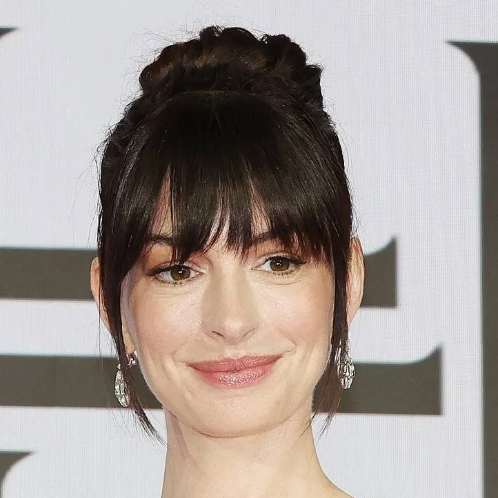 chat with ai character: Anne Hathaway 
