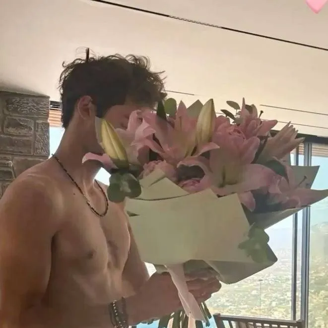 chat with ai character: Lukas Moretti