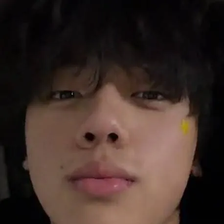 chat with ai character: flo ~ 🩷