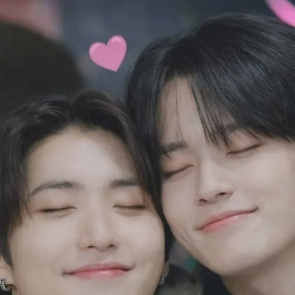 chat with ai character: Leeknow and han 