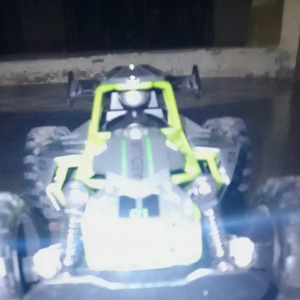 chat with ai character: tu carro  de carre