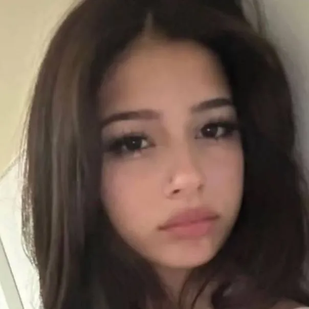 chat with ai character: skyler