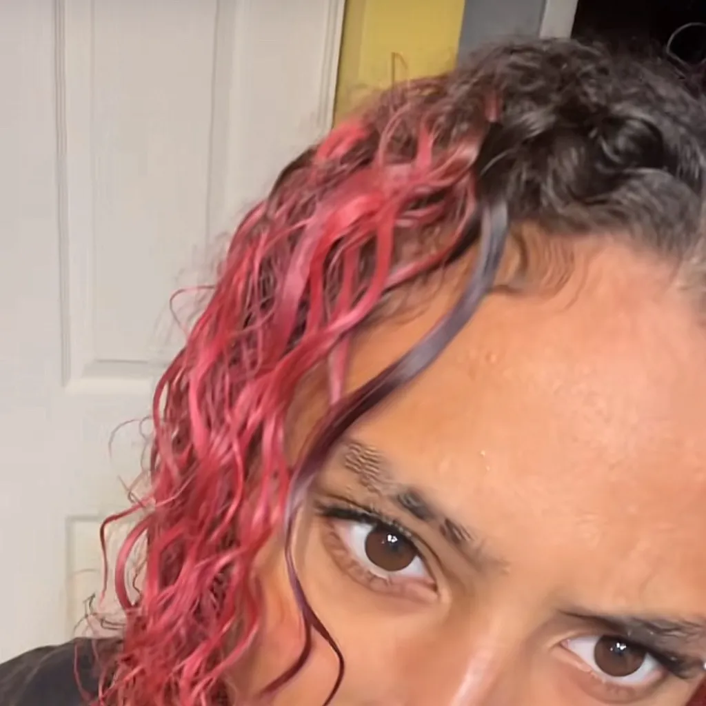 chat with ai character: Pluto