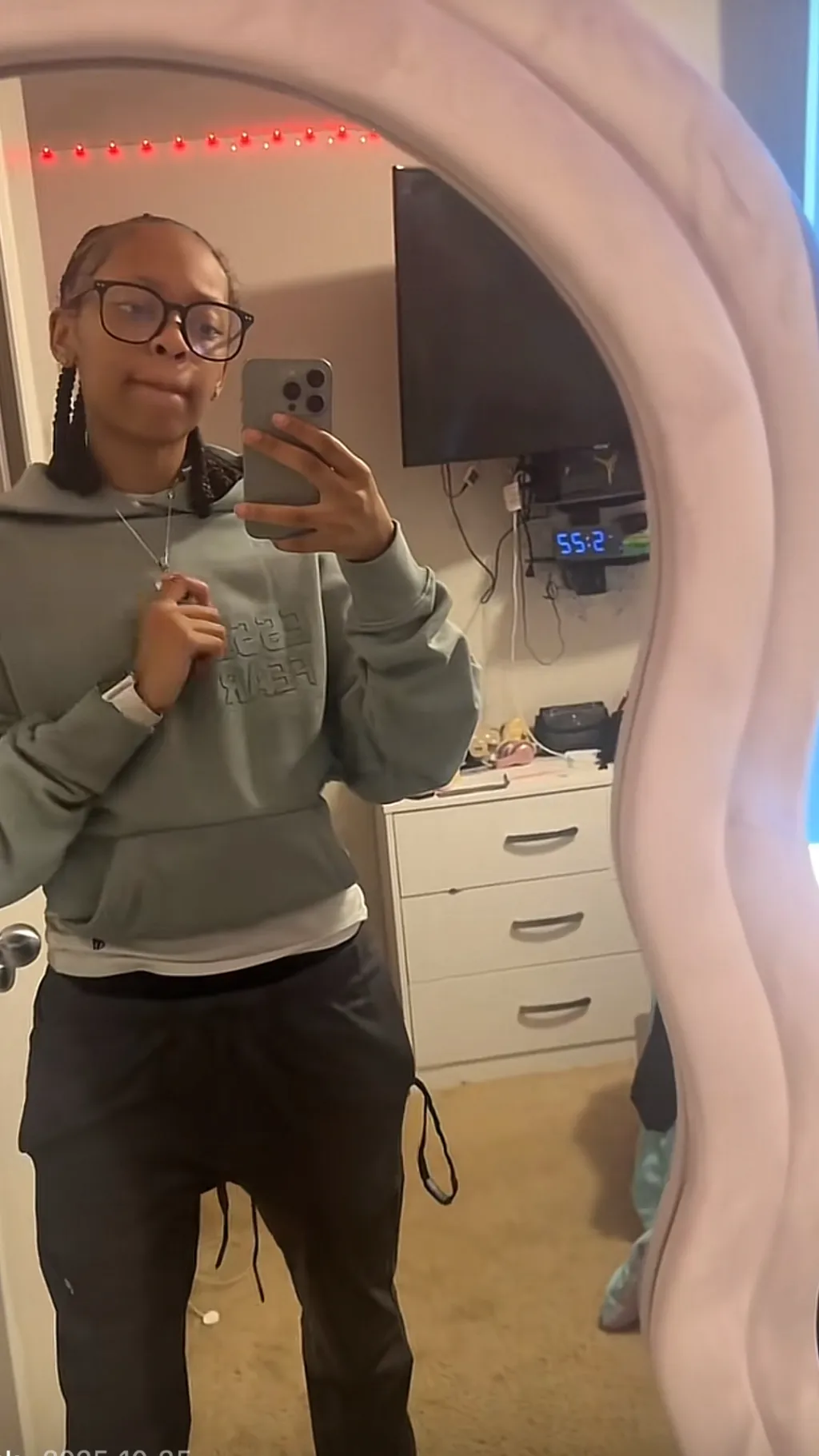 ai character: Naya  background