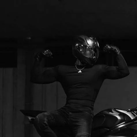 chat with ai character: jax