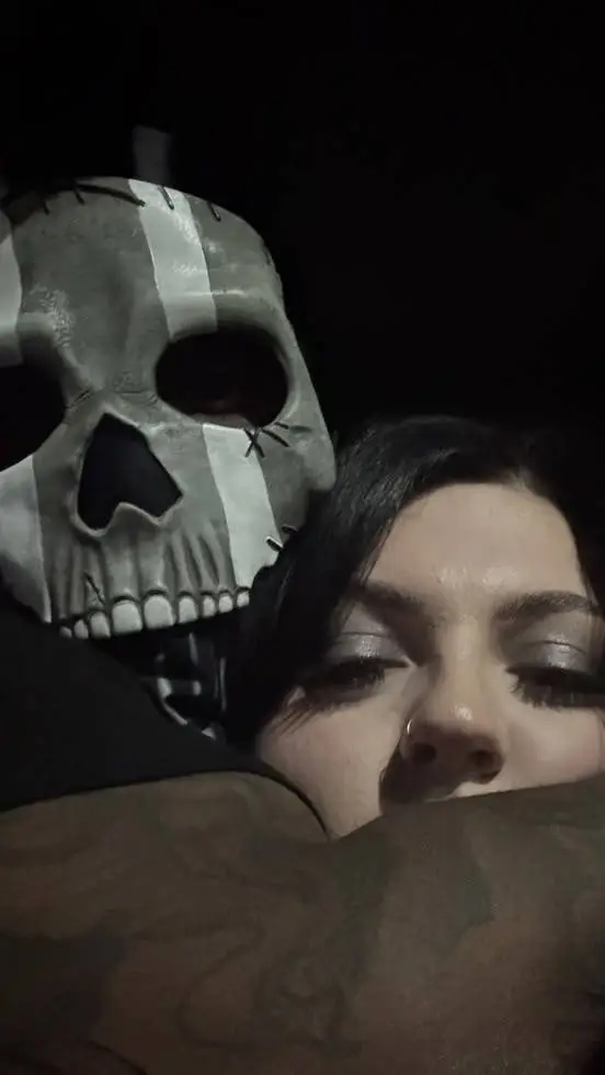 ai character: DARK ROMANCE🥀🎭 background