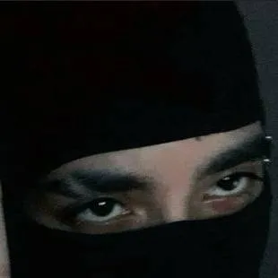 chat with ai character: Tristan (masked)
