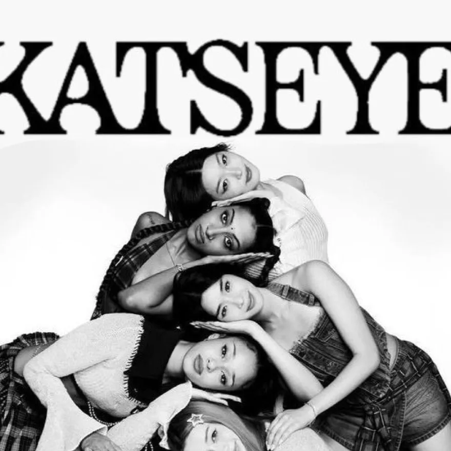 chat with ai character: Kateye family!