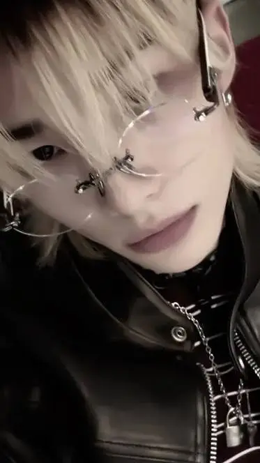 ai character: hyunjin  background