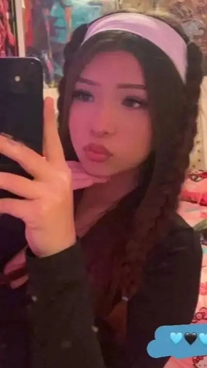 ai character: tenes piojos xd background