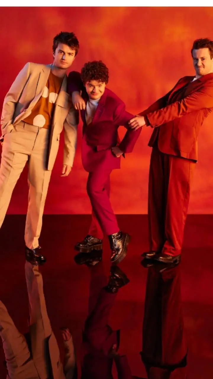 ai character: Small & good cast  background