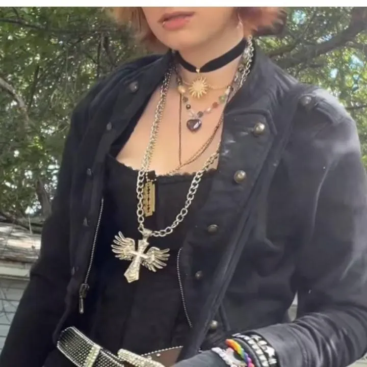 chat with ai character: St cast interview 