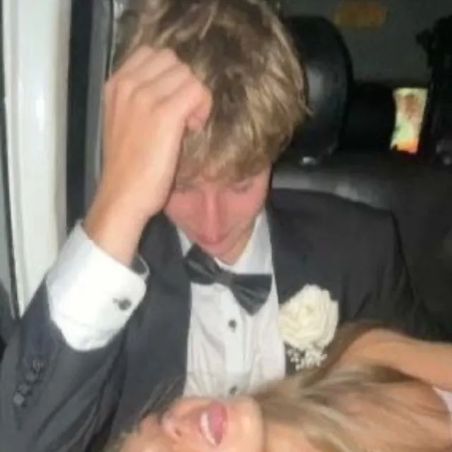 chat with ai character: JJ  Maybank 