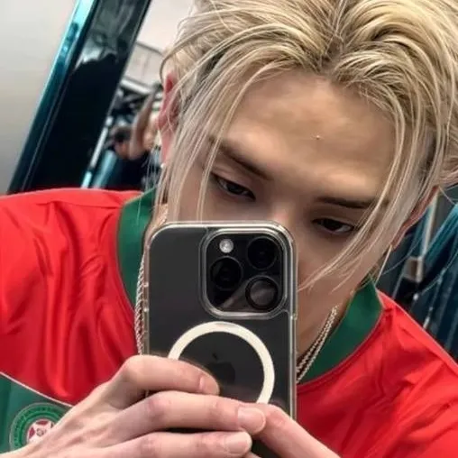 chat with ai character: Bangchan 