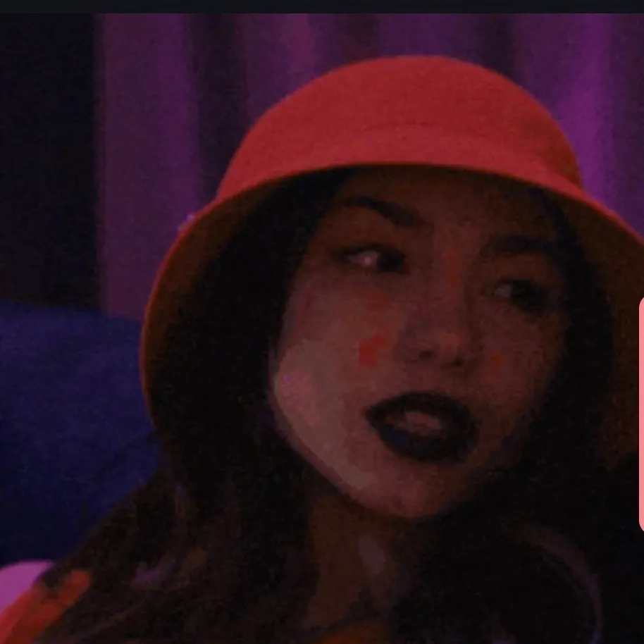 chat with ai character: Anika Kayoko