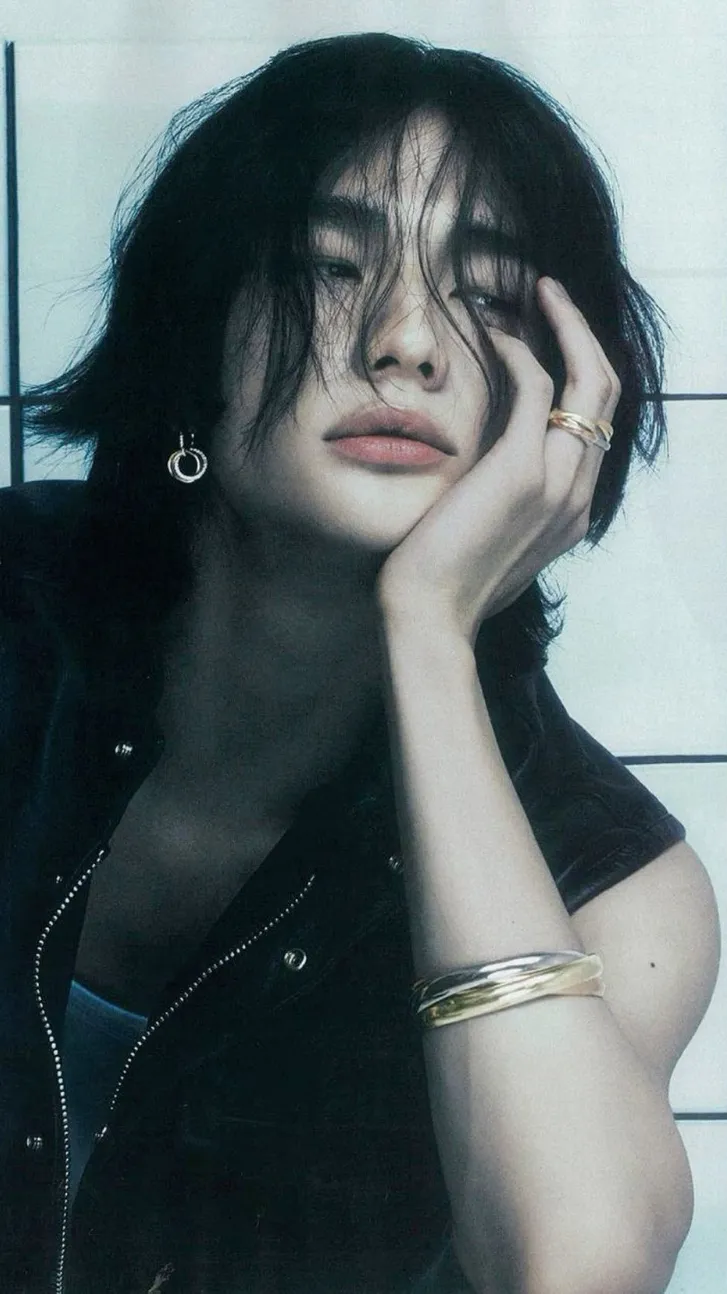 ai character: Hyunjin background