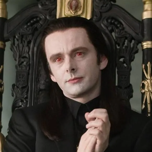 chat with ai character: Aro vulturi
