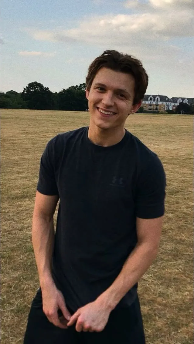 ai character: Tom holland background