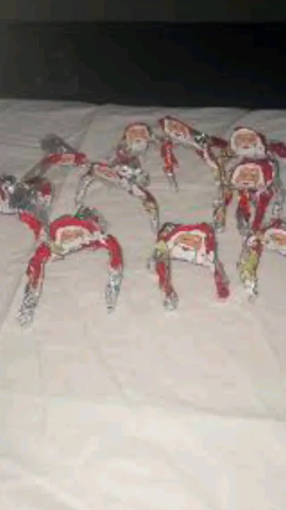 ai character: Goo goo gaga army  background