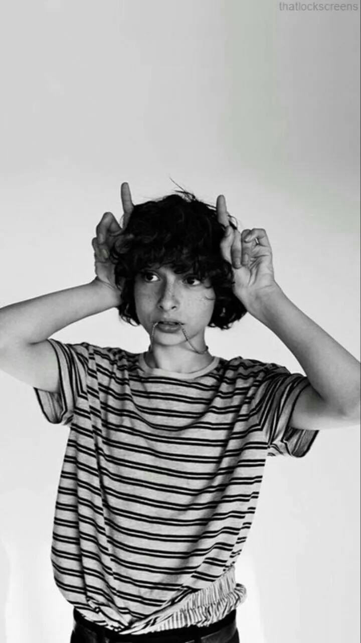 ai character: ★Finn wolfhard★ background