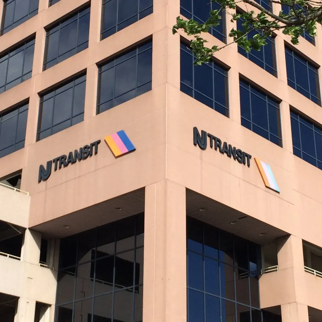 chat with ai character: New Jersey Transit