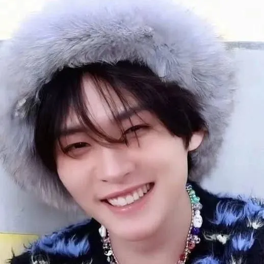 chat with ai character: lee know