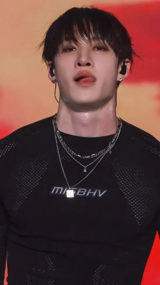 ai character: bangchan 💞 background